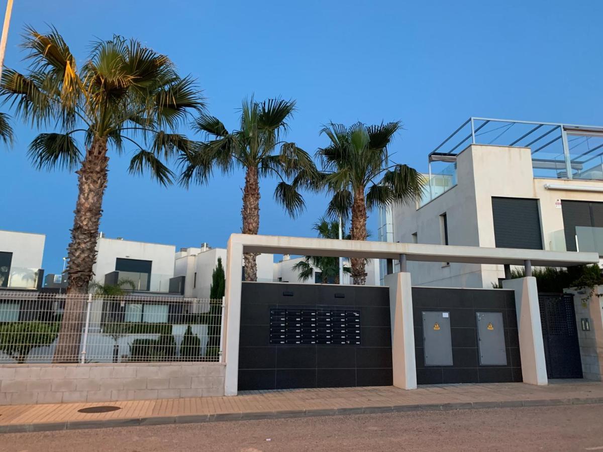 Punta Prima Villa 3 Bedrooms And Solarium Sea View Торрев'єха Екстер'єр фото