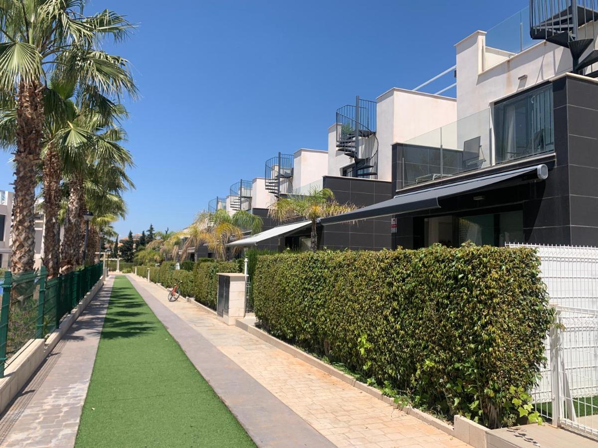 Punta Prima Villa 3 Bedrooms And Solarium Sea View Торрев'єха Екстер'єр фото