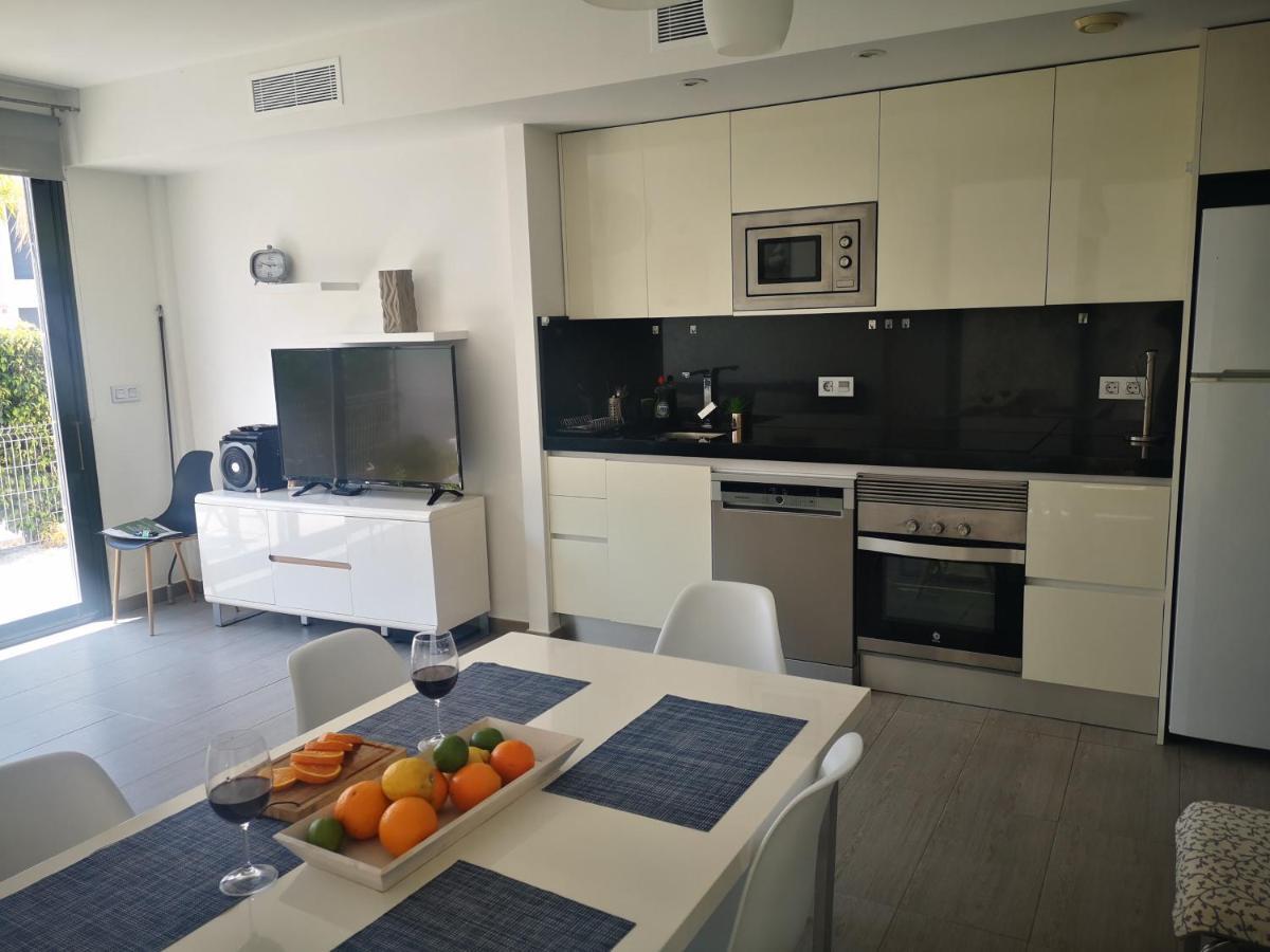 Punta Prima Villa 3 Bedrooms And Solarium Sea View Торрев'єха Екстер'єр фото
